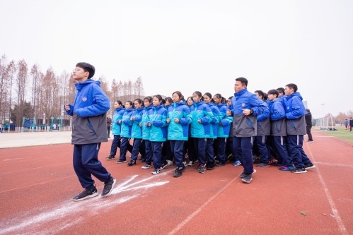 201912【强健体魄 淬炼精神——阜阳五中举行高一 高二年级跑操比】颍州晚报 阜阳日报 阜阳发布 特约摄影记者 凡伟 18844908911-5_conew1.jpg