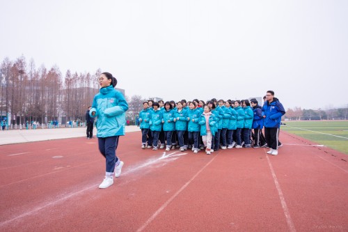 201912【强健体魄 淬炼精神——阜阳五中举行高一 高二年级跑操比】颍州晚报 阜阳日报 阜阳发布 特约摄影记者 凡伟 18844908911-9_conew1.jpg