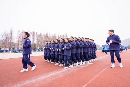 201912【强健体魄 淬炼精神——阜阳五中举行高一 高二年级跑操比】颍州晚报 阜阳日报 阜阳发布 特约摄影记者 凡伟 18844908911-4_conew1.jpg